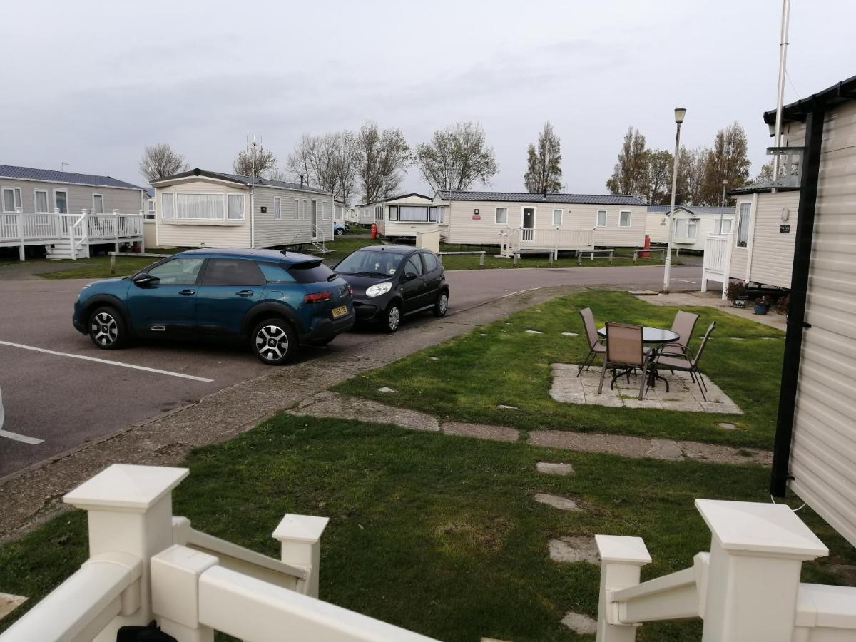 Отель 617 Seawick Jaywick Sands Экстерьер фото