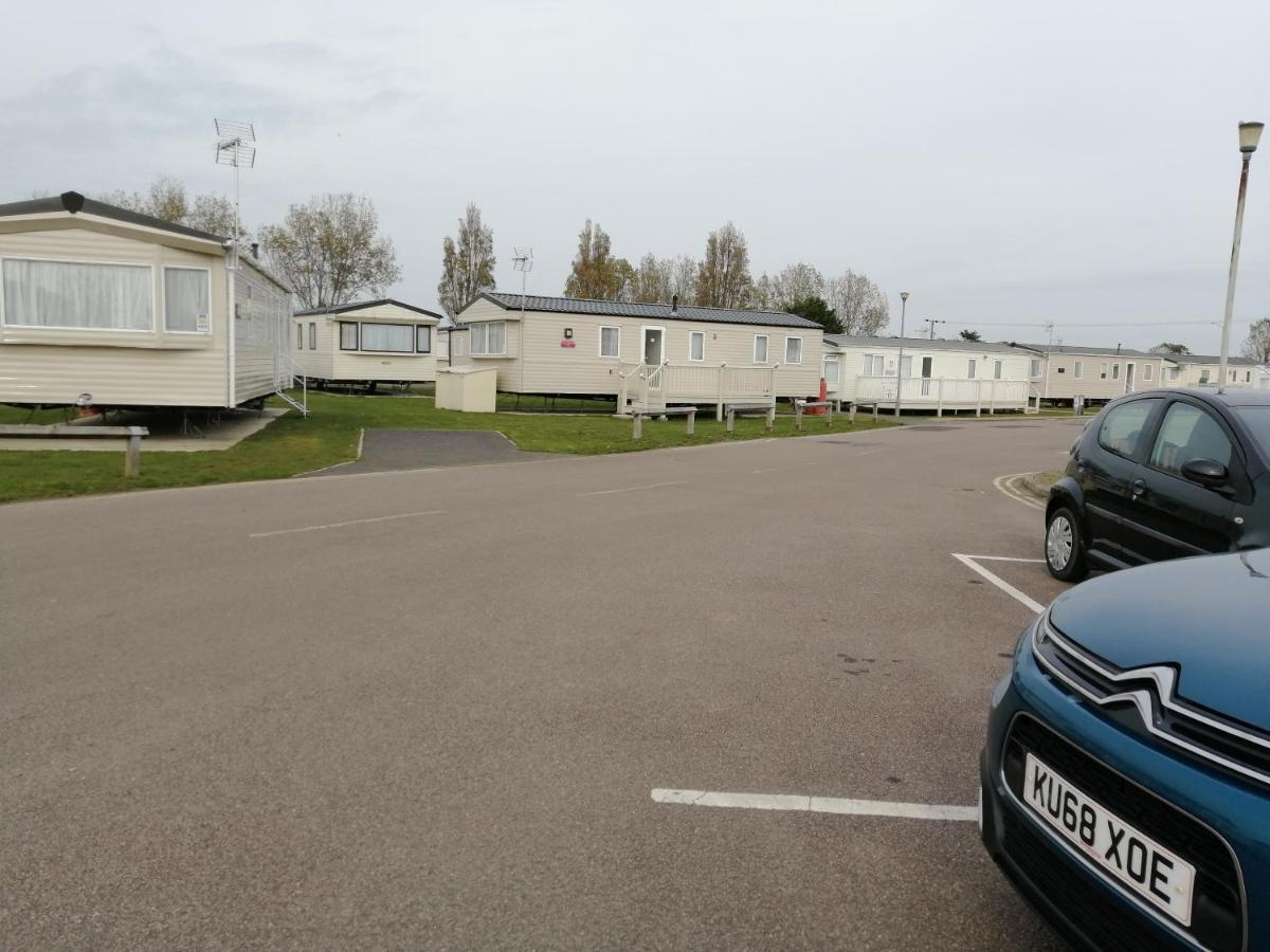 Отель 617 Seawick Jaywick Sands Экстерьер фото