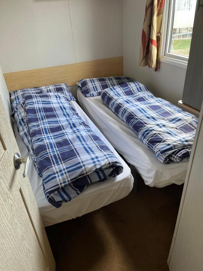 Отель 617 Seawick Jaywick Sands Экстерьер фото